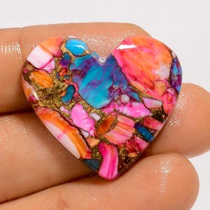 Huître épineuse naturelle cabochon turquoise en forme de coeur, pierre précieuse en vrac pour la fabrication de bijoux, 31 carats. 25X28X5 mm (Pierre comme image)