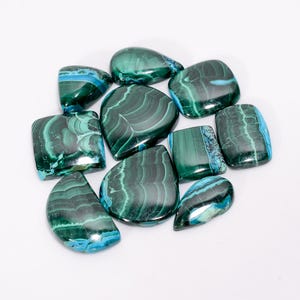 Cabochão de malaquita crisocola natural, pedra preciosa solta, lote com 10 peças para fazer joias, peso 256 quilates, tamanho 17 x 14,26 x 24 mm (cabine conforme a imagem)