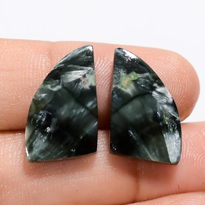 Par de serafinita natural cabochão verde serafinita par combinado de pedras preciosas 17x11x3 mm 14 quilates formato extravagante serafinite cristal fazendo brinco