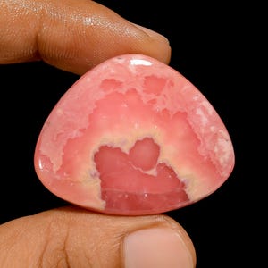Naturalny rodochrozyt o fantazyjnym kształcie, luźny kamień szlachetny do wyrobu biżuterii, 59 ct. 36X29X5 mm (kamień jak na zdjęciu)