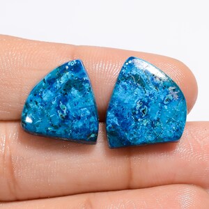 Paire de pierres précieuses d'azurite naturelle cabochon azurite Paire d'azurite bleue 16 x 15 17 x 15 mm taille 18 carats paire de cristal d'azurite (paire d'azurite comme sur la photo