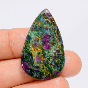 Rubino naturale fucsite a forma di pera cabochon pietra preziosa sciolta per la creazione di gioielli 34 carati. 33X20X3 mm (pietra come da foto)