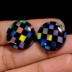 Paire de cabochons en damier d'opale aurora, de pierres précieuses de forme ronde, de pierres précieuses en vrac pour la fabrication de boucles d'oreilles, 32 carats. 17 x 17 x 5 mm (pierre comme sur la photo)