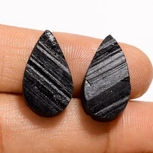 Paire de pierres précieuses cabochon en forme de poire druzy tourmaline noire naturelle pour fabrication de boucles d'oreilles 21 carats 18 x 10 x 5 mm (comme sur la photo)