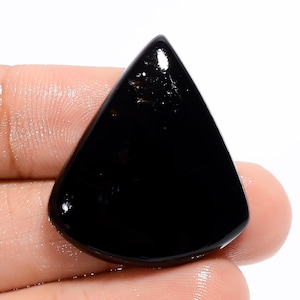Cristal de tourmaline noire / Pierre de tourmaline noire / Cristal de tourmaline / Pierres de protection / Taille en forme de poire 30 x 26 x 6 mm Poids 37 carats