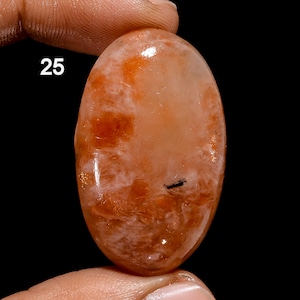 Pietra preziosa naturale della pietra solare arancione, cabochon in pietra solare lucida su entrambi i lati, cristallo liscio