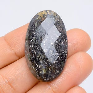 Pedra do Sol Natural Negra Oval Facetada Pedra Preciosa Solta Para Corte Pedra do Sol Fazendo Joias 40 Ct. 34X19X5 mm (Pedra como na imagem)
