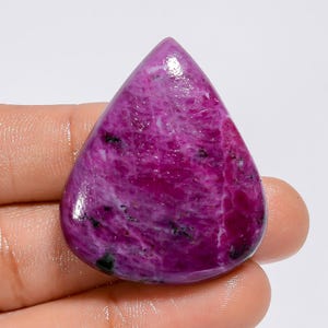 Cabochon de rubis naturel, cristal de rubis rose, pierre précieuse de rubis en vrac, pierre de rubis polie des deux côtés, taille 36 x 30 x 7 mm en forme de poire (comme sur la photo)