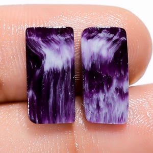 Paire de pierres précieuses en vrac en forme de cabochon de kammererite naturelle pour la fabrication de boucles d'oreilles Poids 6 carats 14X7X2 mm (Pierre comme sur l'image)