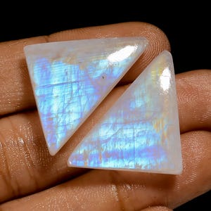 Paire de pierres précieuses en vrac en forme de cabochon naturel avec pierre de lune arc-en-ciel pour fabriquer des boucles d'oreilles, 44 carats 30 x 19 x 6 mm (la paire comme sur la photo)