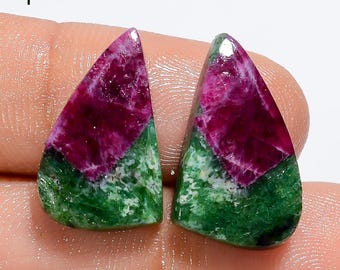 Natürliches Rubin Zoisit Paar: Polierter Edelstein für Ohrringe