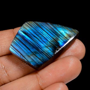 Cabochon en forme de bouclier en labradorite naturelle, pierre précieuse en vrac pour la fabrication de bijoux, 58 carats Cristal de labradorite de 39 x 29 x 7 mm (pierre comme sur la photo)