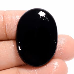 Cristal de tourmaline noire / Pierre de tourmaline noire / Cristal de tourmaline / Pierres de protection / Forme ovale Dimensions 29 x 21 x 6 mm Poids 39 carats