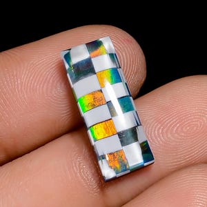 Cabochon à carreaux avec opale aurora, pierres précieuses rectangulaires en forme de cabochon, pierres précieuses en vrac pour la fabrication de bijoux, 7 carats. 19 x 7 x 5 mm (pierre comme sur la photo)