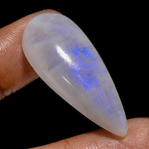 Pietra preziosa naturale della pietra di luna arcobaleno del fuoco blu Pietra di luna del fuoco blu a forma di goccia Cristallo di pietra di luna 34X13X8 mm 33 carati