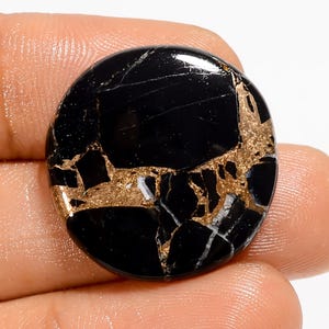 Cabochon rotondo in turchese naturale nero rame, pietra preziosa sfusa per la creazione di gioielli, 20 carati, 23 x 23 x 4 mm (come da immagine).