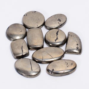 Natürliche Apachen Gold Cabochon Lose Edelstein 10 Stück Lot für die Herstellung von Schmuck Gewicht 286 Karat Größe 18X18 28 x 15 mm (Stein als Bild
