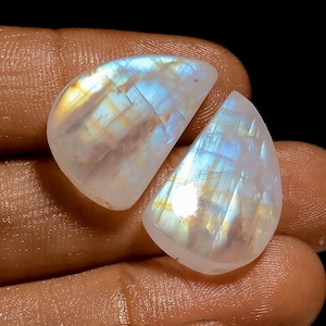 Cabochon naturel en pierre de lune arc-en-ciel naturel, forme fantaisie, paire de pierres précieuses en vrac pour la fabrication de boucles d'oreilles, 28 carats, 21 x 14 x 5 mm (comme sur la photo)
