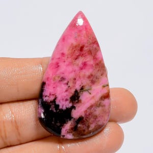 Pietra preziosa sciolta a forma di pera di rodonite naturale, cabochon, per la creazione di gioielli, 80 carati, 47 x 26 x 5 mm (rodonite come da immagine).