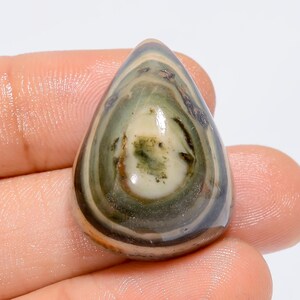 Opale naturale verde a forma di pera cabochon pietra preziosa sciolta per la creazione di gioielli 48 carati. 26X18X12 mm (pietra come da foto)