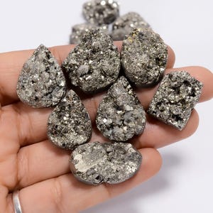 Natürliche Pyrit Druzy Cabochon Lose Edelstein 10 Stück Lot für die Herstellung von Schmuck Gewicht 391 Karat Größe 18X19 25 x 15 mm (Druzy als Bild)