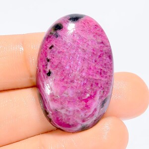 Cabochon de rubis naturel, cristal de rubis rose, pierre précieuse de rubis en vrac, pierre de rubis polie des deux côtés, forme ovale 32 x 20 x 6 mm (pierre comme sur la photo)