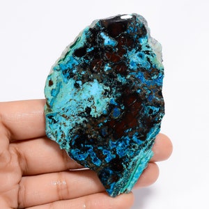 Tranche de cristal de chrysocolle naturelle brute de forme fantaisie, tranche de chrysocolle brute, tranche brute des deux côtés, poli 85 x 53 x 5 mm, 275 carats