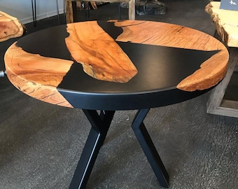 Mesa de centro redonda de resina epoxi hecha a mano: diseño de río con borde natural de madera