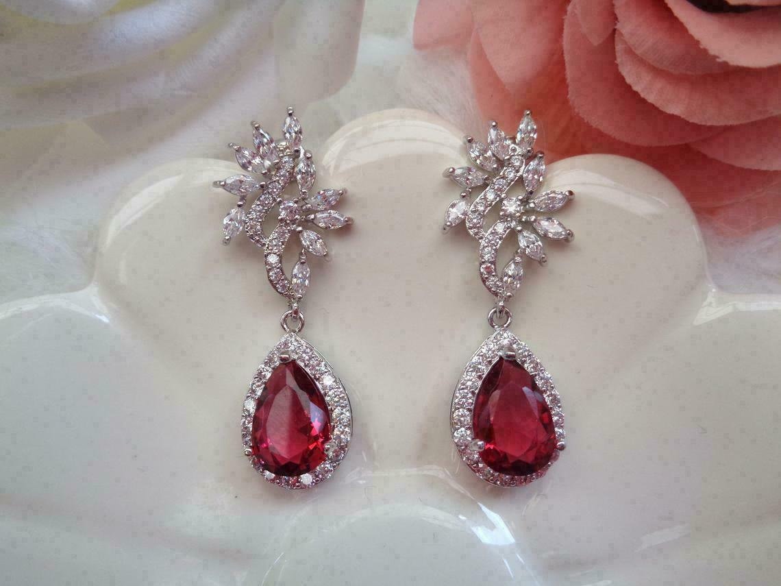 Flower Stud Earrings and Pendant Necklace Set – Ruby and Rose England