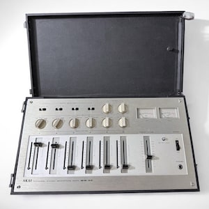 Vintage Akai MM-62