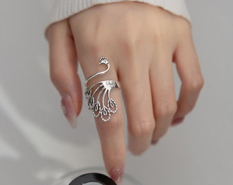 Goddess Aalto 6PCS Vintage Silver Peacock Ring Knitted Accessories and a Drawstring Pocket,Adjustable Peacock Open Finger Ring,Yarn Guide Finger Holder Knitting Thimble. 