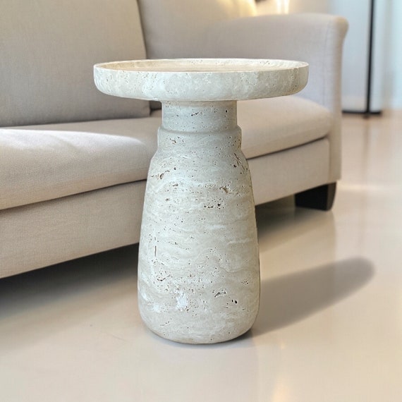 TRAVERTINE COFFEE TISCH, Beige Travertin-Stein runder Akzenttisch, Hand gefertigter Beistelltisch, Blumenständer, Terrassentisch, Benutzerdefinierte Größe erhältlich