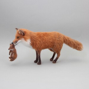 Needle felted fox, fox sculpture, mother fox with baby, needle felted animal, gift for fox lovers