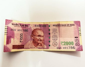 Jairi traders present unique old not of the 2000 with holy number of "786