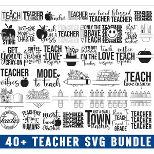 Peut inclure: Une collection de motifs SVG sur le thème des enseignants en noir et blanc. Les motifs comprennent des phrases telles que "Teach", "Teacher" et "Love", ainsi que des graphiques de pommes et de crayons. Le texte "40+ TEACHER SVG BUNDLE" est en bas.