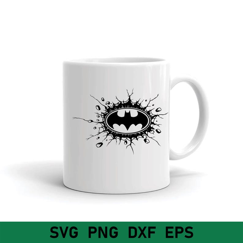 K&ouml;nnte beinhalten: Wei&szlig;e Keramiktasse mit einem schwarzen Batman-Logo-Design. Das Logo ist von einem gebrochenen Kreis umgeben, als ob das Logo die Oberfl&auml;che durchbrochen h&auml;tte.