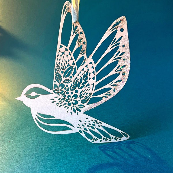 Friedliche festliche Taube Papierschnitt-Hängedekoration mit Bio-Glitter verschönert