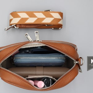 Leder Crossbody Bag mit extra Gurt, Leder Umhängetasche, Alltagstasche, Fanny Pack und gemusterten Gürtel, Geschenk für Sie Bild 2