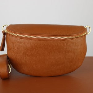 Cognac Braune Bauchtasche Leder mit Gold Reißverschluss für Frauen, Leder Schultertasche, Crossbody Tasche Gürteltasche mit Riemen Option-1