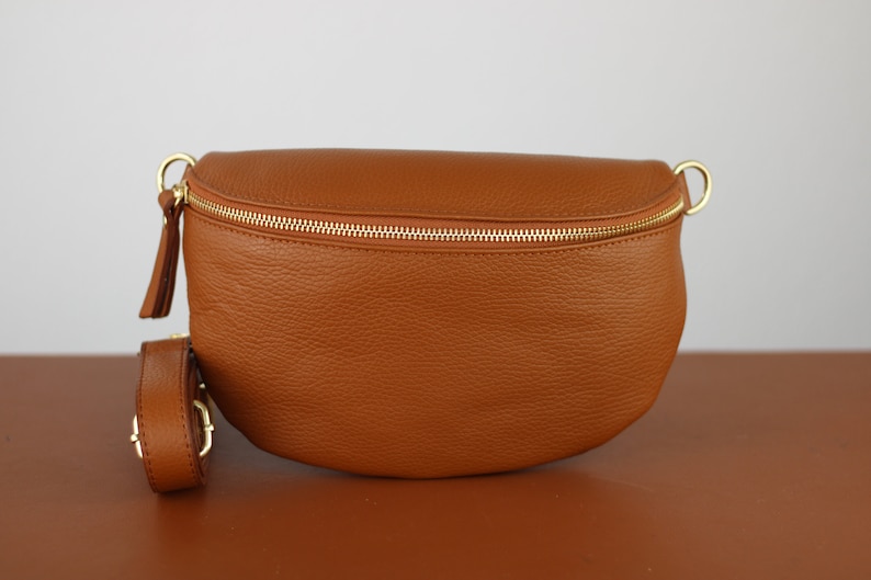 Cognac Braune Bauchtasche Leder mit Gold Reißverschluss für Frauen, Leder Schultertasche, Crossbody Tasche Gürteltasche mit Riemen Option-1