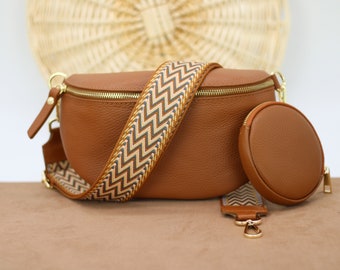 Cognacbruine leren buiktas voor dames met gouden hardware, leren schoudertas, crossbody tas heuptas met riem, cadeau voor haar