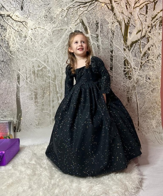 Cutecumber Girls Satin Embroidered Black Gown. AM-2892BG-BLACK-20 :  Amazon.in: Clothing & Accessories