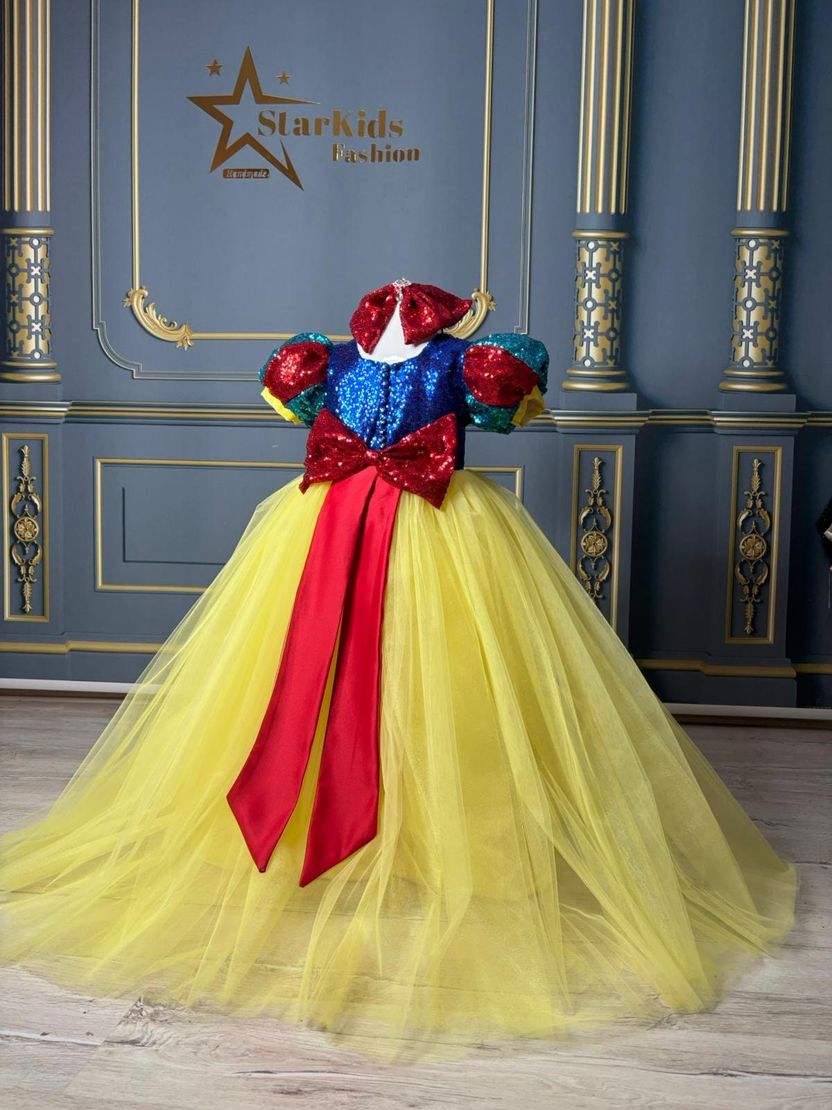 Snow White Birthday Costume: Yellow Skirted Party Gown