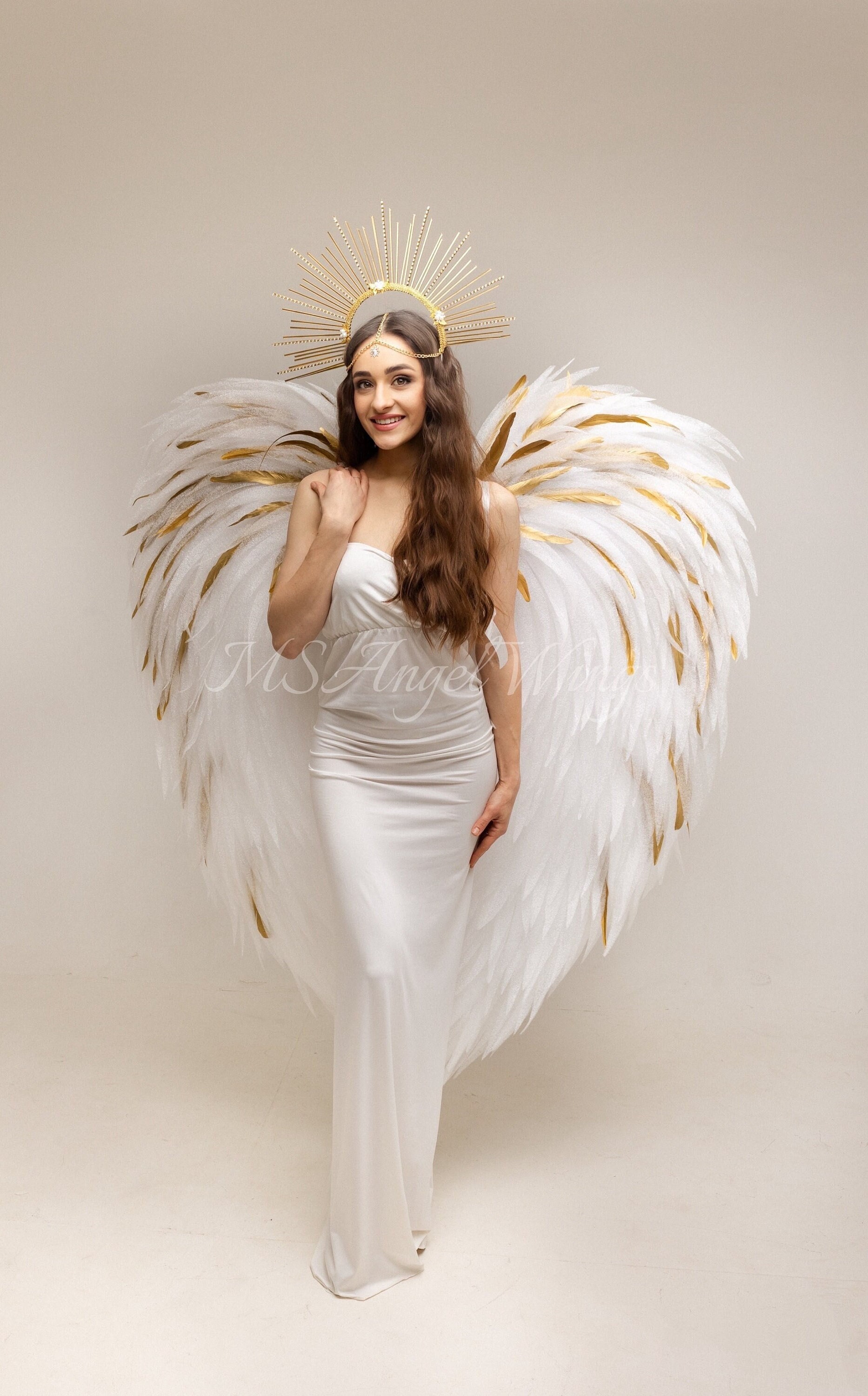 写真撮影用の特別な羽と光輪のセット、白い天使の羽と金色の光輪、白い