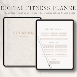 Puede incluir: Un planificador de fitness digital en la pantalla de una tableta. El planificador tiene secciones para el seguimiento diario y semanal, p&aacute;ginas mensuales y notas. El texto en la pantalla dice "Fitness Planner".