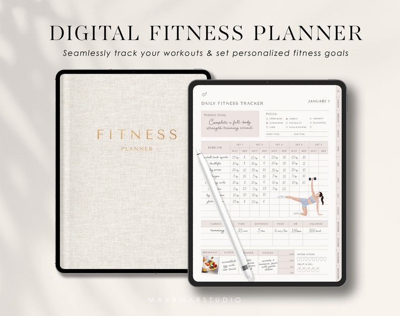 Puede incluir: Un planificador de fitness digital en la pantalla de una tableta. El planificador incluye un rastreador de fitness diario con secciones para entrenamientos, nutrici&oacute;n e ingesta de agua. El texto en la pantalla dice "DAILY FITNESS TRACKER" y "JANUARY 1".