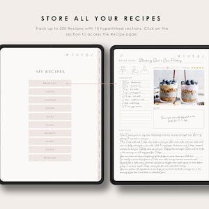 Pu&ograve; includere: Un tablet digitale che mostra un'app per la pianificazione delle ricette con una ricetta per il budino di mirtilli, avena e semi di chia. L'app ha una sezione per "Le mie ricette" con categorie per colazione, pranzo, antipasti, cena, zuppe, insalate, dessert, panetteria, salse e bevande. La ricetta include ingredienti, istruzioni e note.