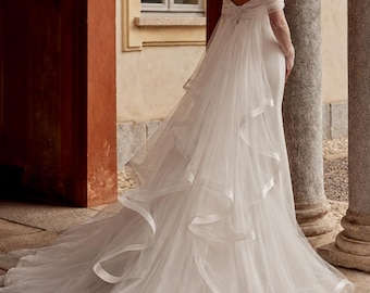 Custom Bridal Wrap with Sleeves and Train, Tulle Wedding Cape, Detachable Bridal Sleeves, Romantic Wedding Cover Up