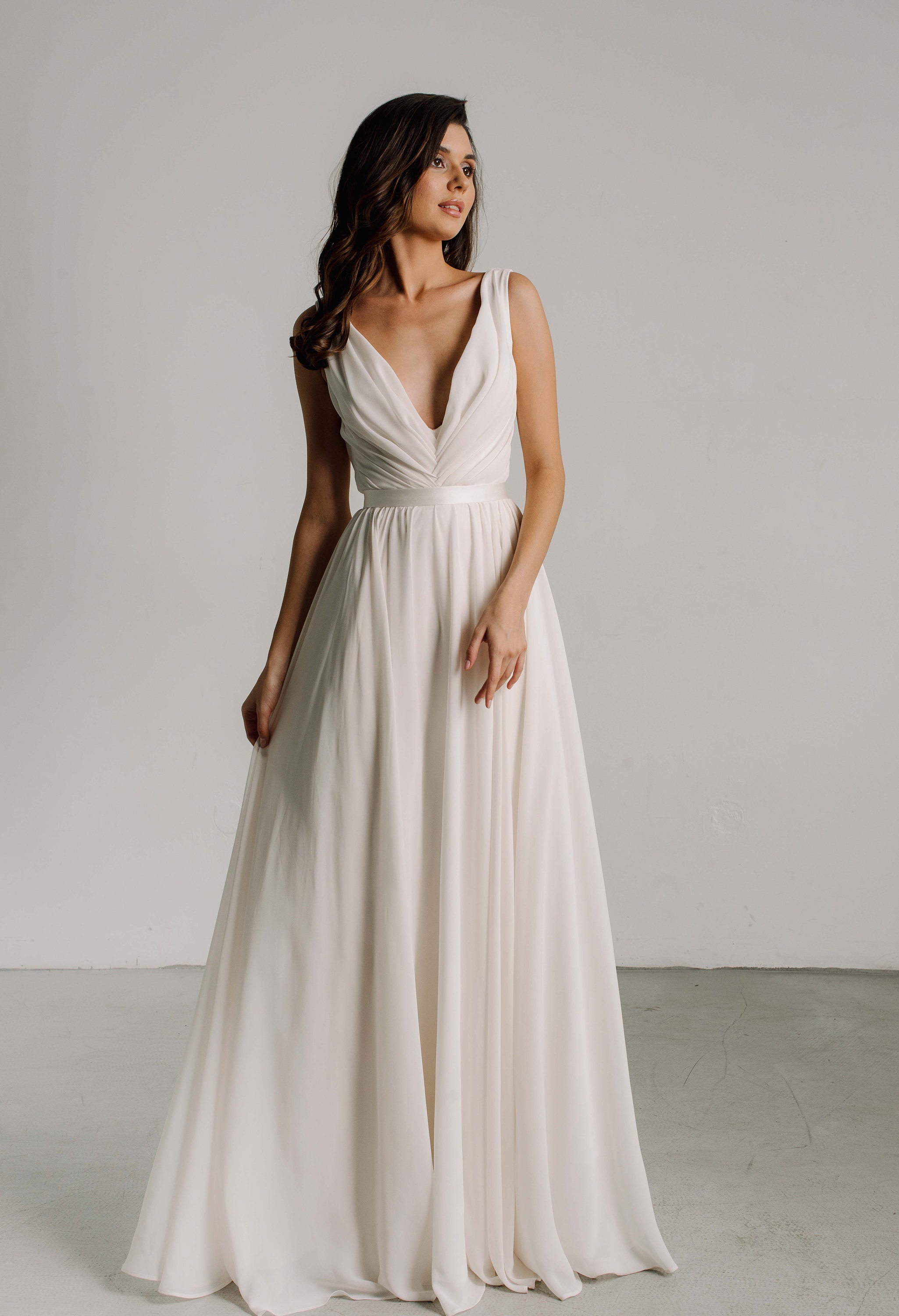 Plunge Simple Wedding Dress Sleveless Ivory Flowy Wedding Dress ...
