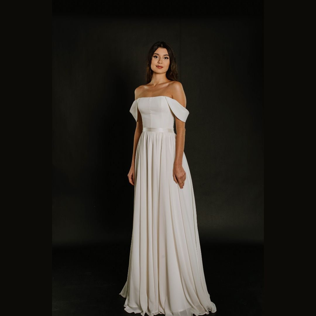 Flowy Simple Wedding Dress off Shoulder Straps — Civil Reception ...